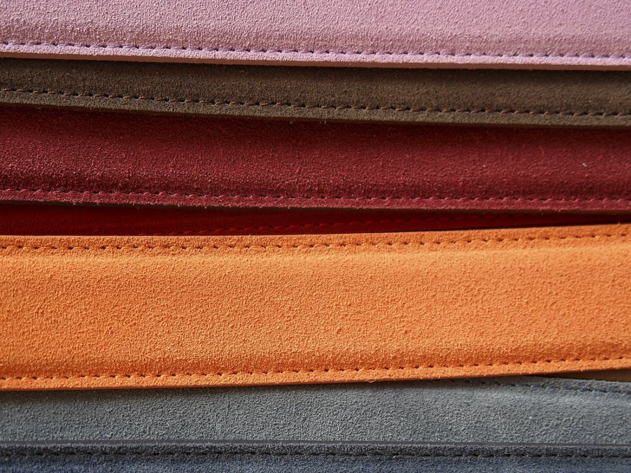Top 6 Tips to Tell Genuine Leather From Faux Leather